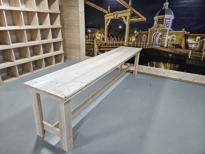 Steigerhouten Tafel